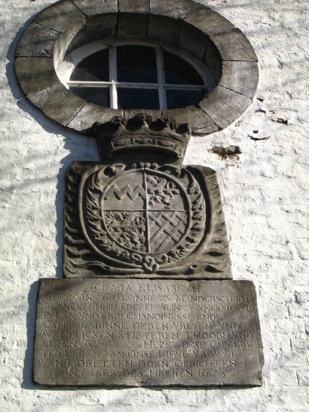 Wappen über der Eingangstür